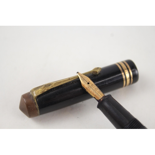 592 - Vintage CONWAY STEWART 388 Black Fountain Pen w/ 14ct Gold Nib WRITING