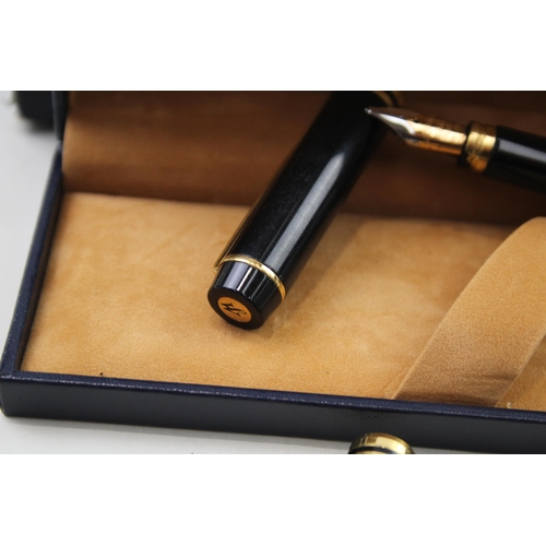 597 - WATERMAN Ideal Black Lacquer Fountain Pen w/ 18ct Gold Nib WRITING Boxed