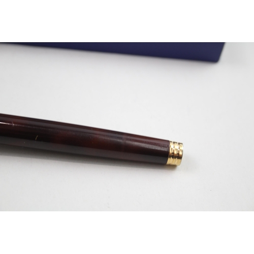 600 - Vintage WATERMAN Gentleman  Brown Lacquer Fountain Pen w/ 18ct Gold Nib WRITING