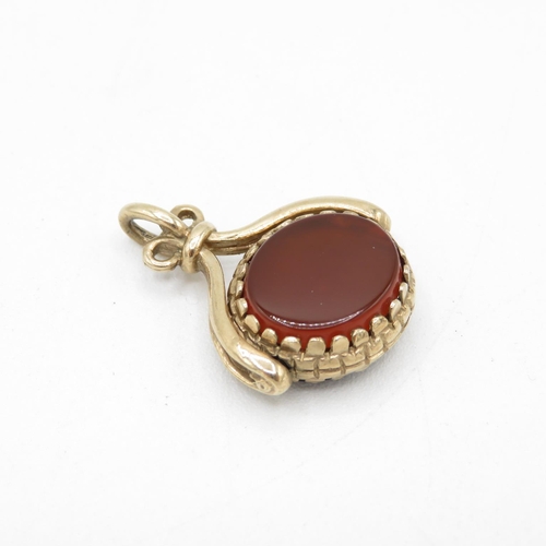 27 - 9ct gold vintage carnelian & black onyx articulated fob (5.2g)