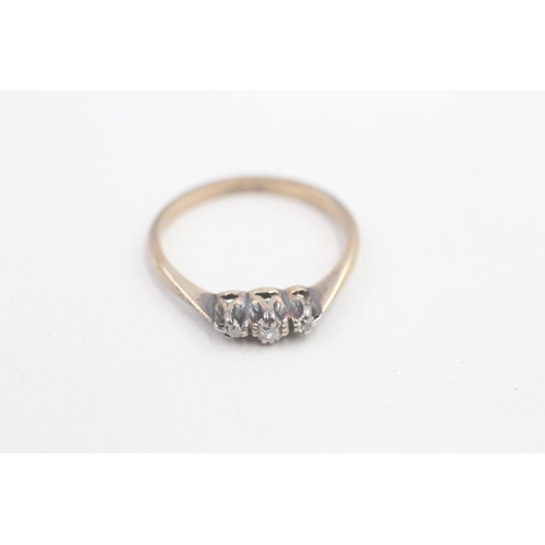 118 - 9ct gold old cut diamond three stone ring 1.6g Size L