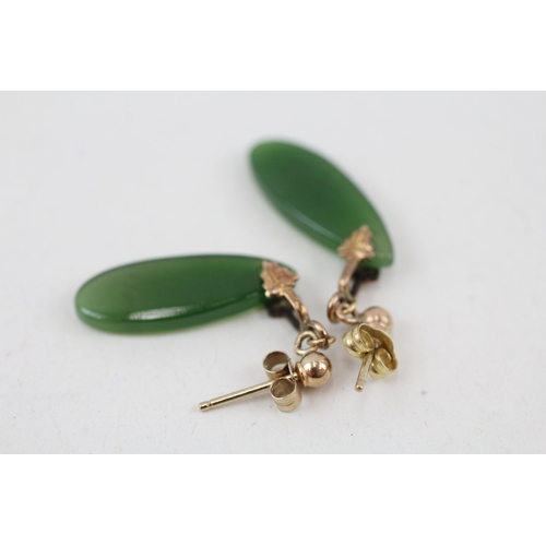 19 - 9ct gold nephrite drop earrings 2.2g