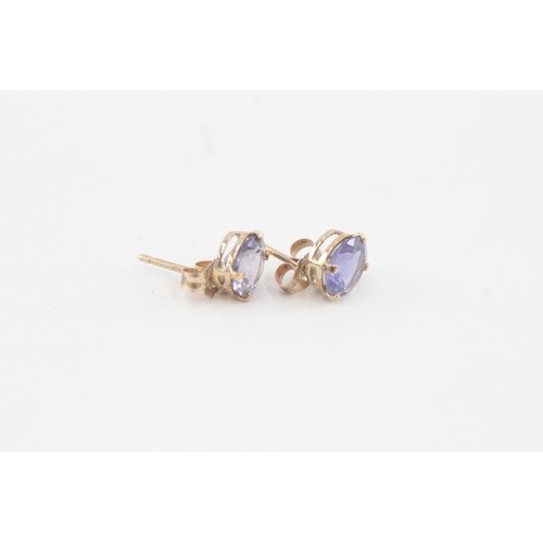 203 - 9ct gold iolite single stone stud earrings 0.6g