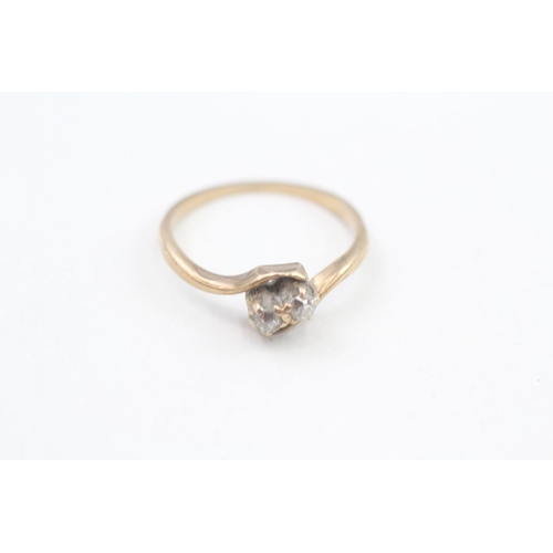 206 - 9ct gold diamond two stone Toi Et Moi ring 2g Size P