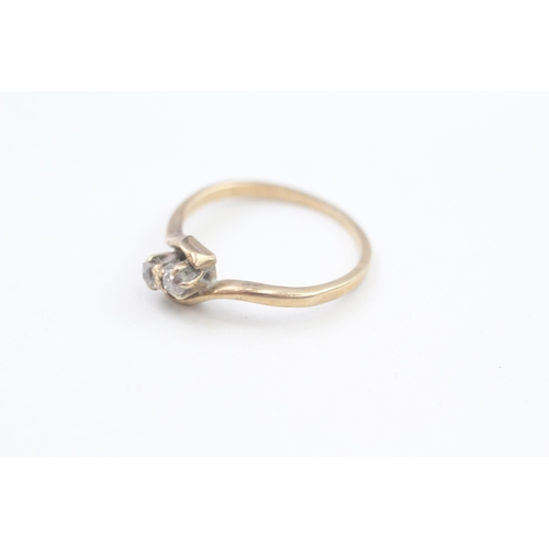 206 - 9ct gold diamond two stone Toi Et Moi ring 2g Size P