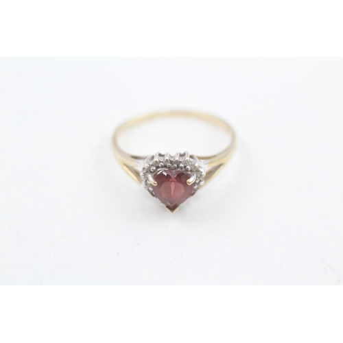 22 - 9ct gold heart cut garnet & diamond cluster ring 1.8g Size P