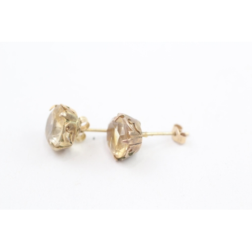 262 - 9ct gold citrine stud earrings 2.1g