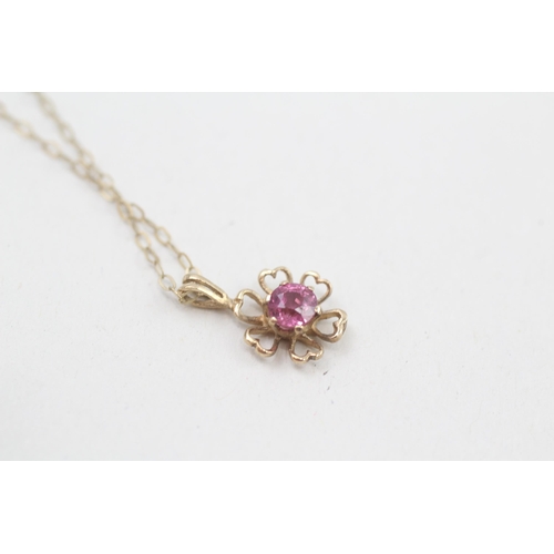 282 - 9ct gold pink sapphire solitaire pendant with 9ct gold chain 0.8g