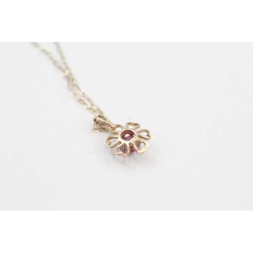 282 - 9ct gold pink sapphire solitaire pendant with 9ct gold chain 0.8g