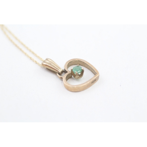 300 - 9ct gold emerald heart pendant necklace 1.5g