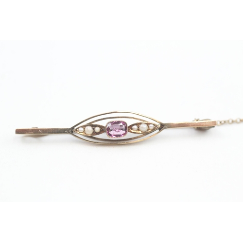 303 - 9ct gold antique Edwardian garnet & seed pearl bar brooch with base metal pin 2.1g