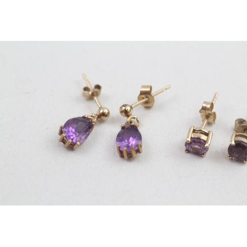 310 - 2x 9ct gold amethyst stud & drop earrings with scroll backs 1.7g