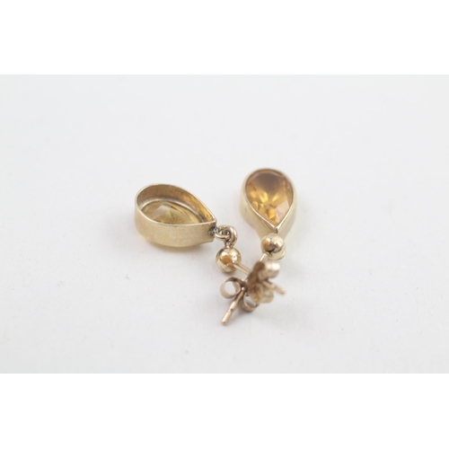 82 - 9ct gold pear shaped citrine drop earrings 1.6g