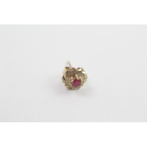 91 - 9ct gold ruby single stone stud earrings 1.2g