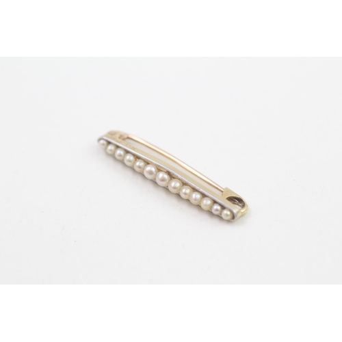 98 - 15ct gold antique seed pearl bar brooch 1.6g