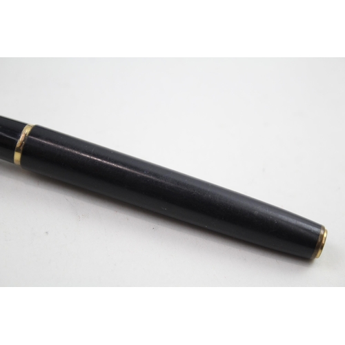 523 - Vintage WATERMAN Black Cased Fountain Pen w/ 18ct Gold Nib WRITING