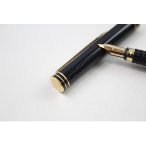 524 - Vintage WATERMAN Ideal Black Lacquer Fountain Pen w/ 18ct Gold Nib, Ballpoint