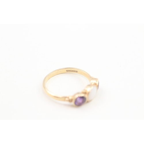 100 - 9ct gold opal and amethyst trilogy dress ring 2.3g   Size P