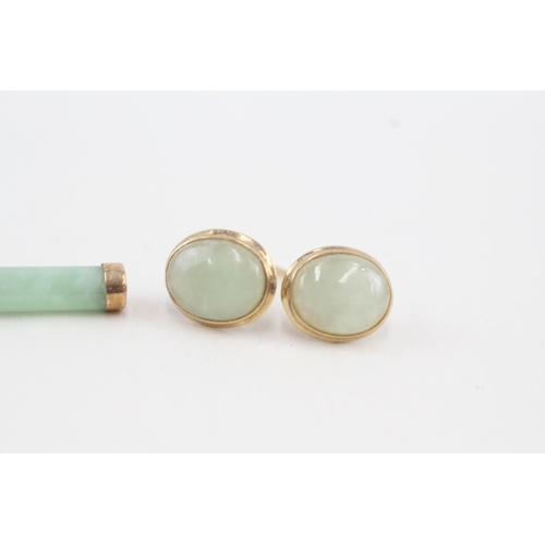 115 - 2x 9ct gold jade stud & drop earrings with scroll backs 2.8g