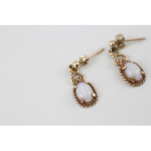 149 - 9ct gold opal drop earrings 1.4g