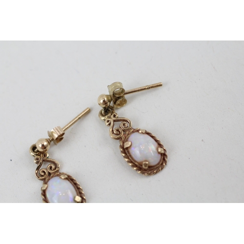 149 - 9ct gold opal drop earrings 1.4g