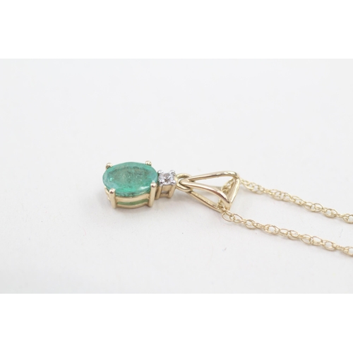 152 - 9ct gold emerald and white gemstone pendant with 9ct gold chain 1.5g