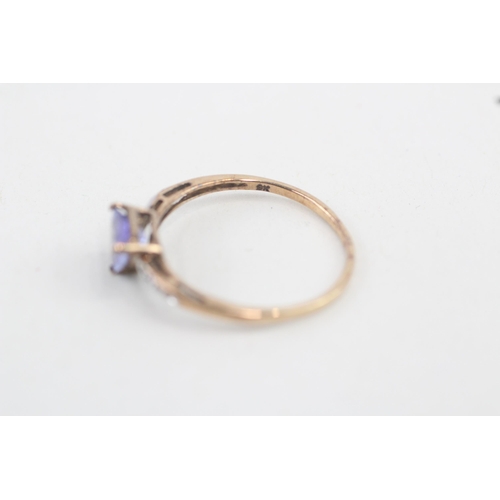 164 - 9ct gold tanzanite and diamond shoulder set dress ring 1.1g   Size O