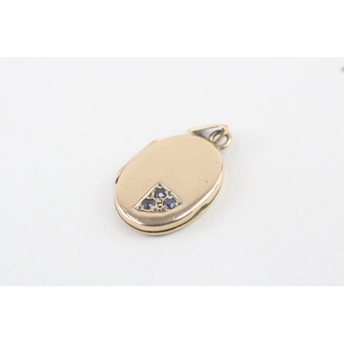 22 - 9ct gold sapphire locket pendant 2.5g