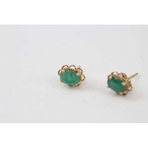 31 - 9ct gold emerald solitaire stud earrings 1g