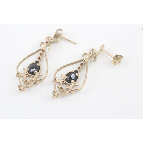 33 - 9ct gold sapphire drop earrings 2.2g