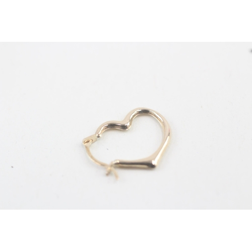 34 - 9ct gold heart hoop earrings 0.3g