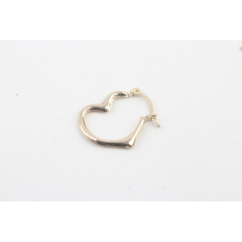 34 - 9ct gold heart hoop earrings 0.3g