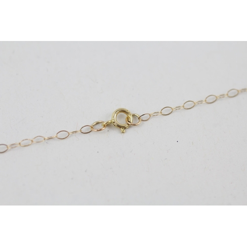 35 - 9ct gold sapphire and diamond pendant with 9ct gold chain 1.2g