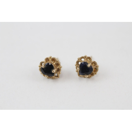 69 - 9ct gold sapphire heart solitaire stud earrings 1.1g