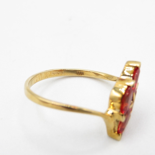 86 - 9ct gold red gemstone marquis cluster dress ring 2.3g   Size N