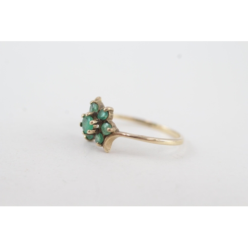 88 - 9ct gold emerald floral cluster dress ring 1.1g   Size K 1/2