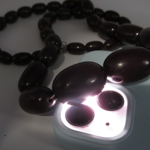 324 - Deep cherry Bakelite graduated necklace (86g)