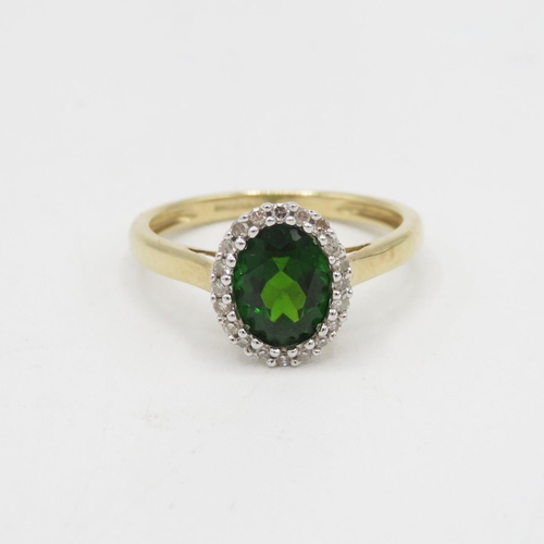 113 - 9ct gold diamond & chrome diopside oval halo ring 2.2g Size O