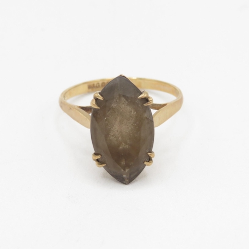 141 - 9ct gold vintage marquise smoky quartz single stone ring 2.7g Size Q