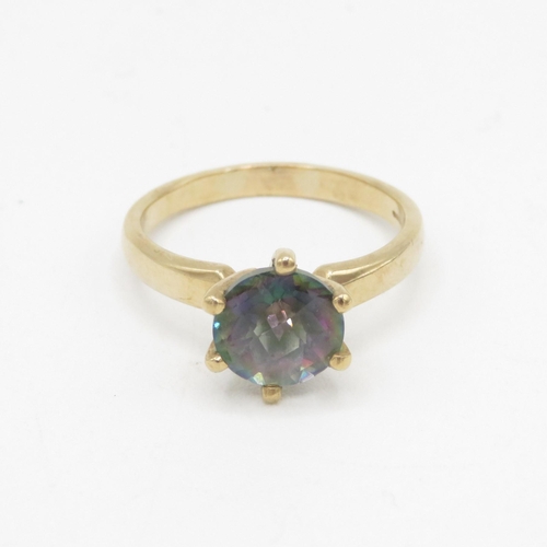 154 - 9ct gold round checkerboard mystic topaz single stone ring 4.5g Size T