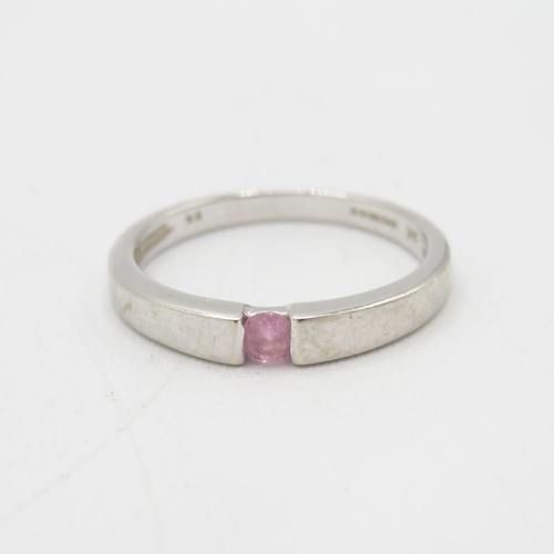 2 - 9ct white gold pink sapphire single stone ring 1.8g Size K