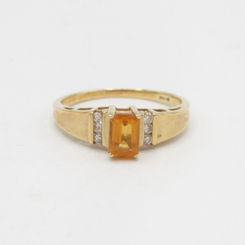 26 - 10ct gold citrine single stone ring with diamond sides 2.3g Size N 1/2