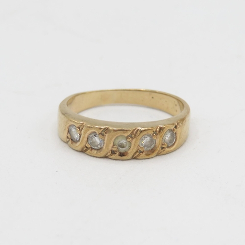 39 - 9ct gold diamond half eternity ring 2.2g Size K