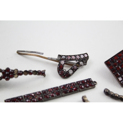 277 - A collection of antique Bohemian Garnet jewellery for restoration (26g)