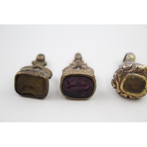 290 - Three antique intaglio seal fobs (23g)