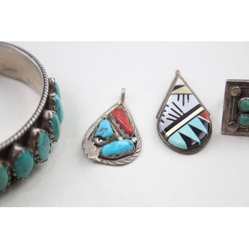292 - A collection of silver Native American jewellery including Cleo Kallestewa (44g)