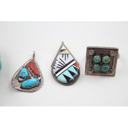 292 - A collection of silver Native American jewellery including Cleo Kallestewa (44g)