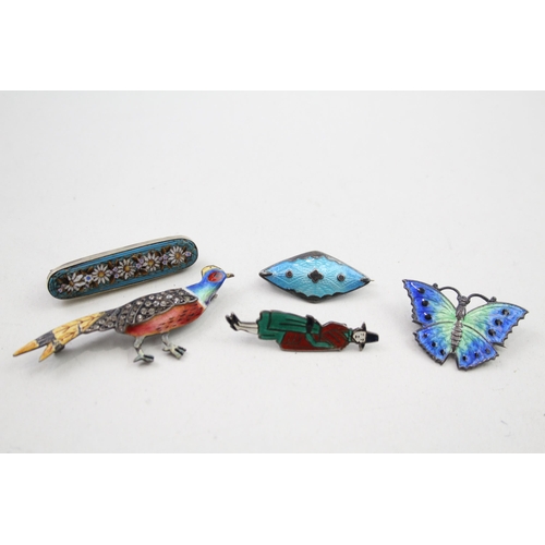 319 - Five silver brooches including micro mosaic (19g)