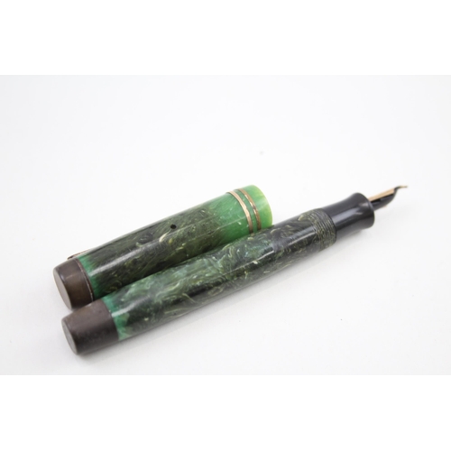 463 - Vintage PARKER Duofold Green Lacquer Fountain Pen w/ 14ct Nib WRITING