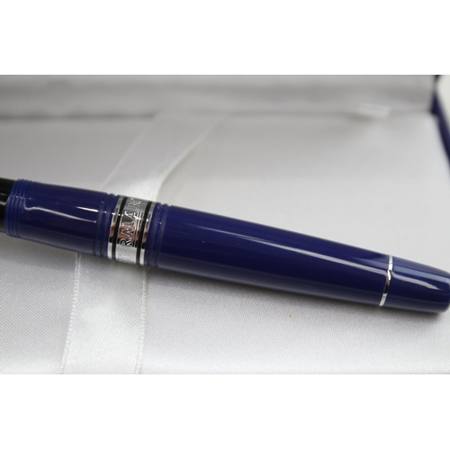 466 - WATERMAN Charleston Navy Cased Fountain Pen w/ 18ct White Gold Nib WRITING Boxed